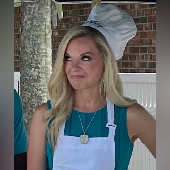 KELLY IS LIVE!!! BAGS, WALLETS, BEAUTY - Picture 2 of 12